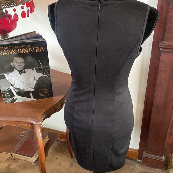 🦊Nikibiki sequin front dress. Giving material. But I think runs on small size - Picture 4 of 4